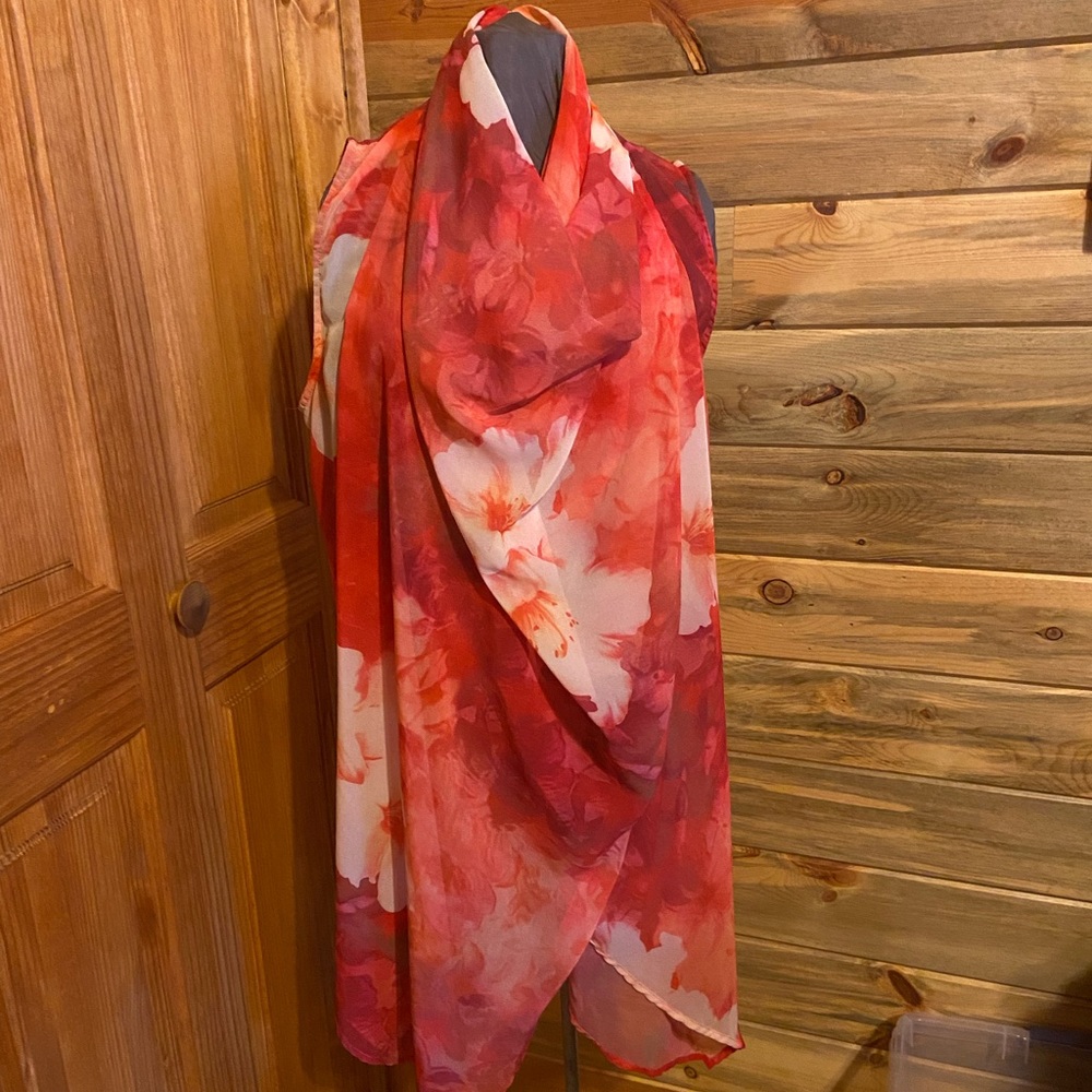 Jeans by Buffalo shades of orange flowing vest L